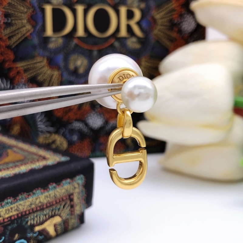 chr1st1an D10r earrings